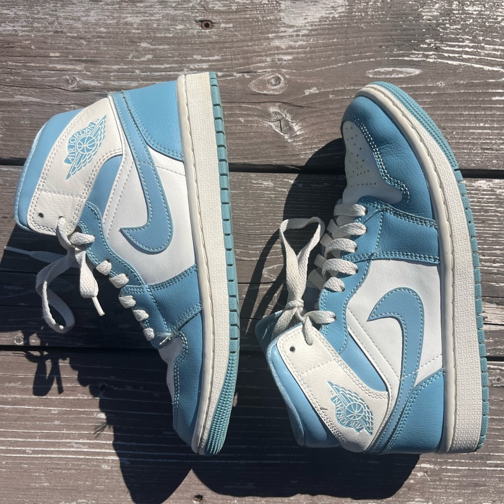 Air Jordan 1 Sneakers “University Blue”
